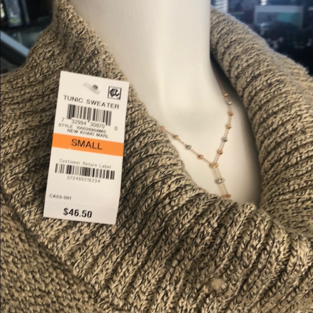 Sweater - Picture 4 of 4